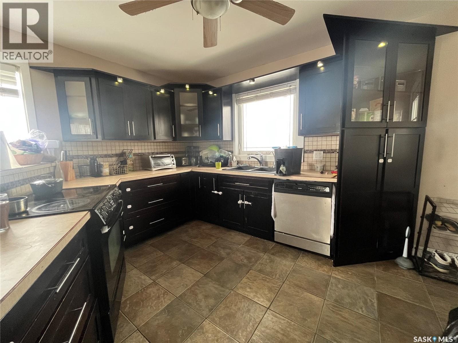 319 Pelly STREET — photo 2