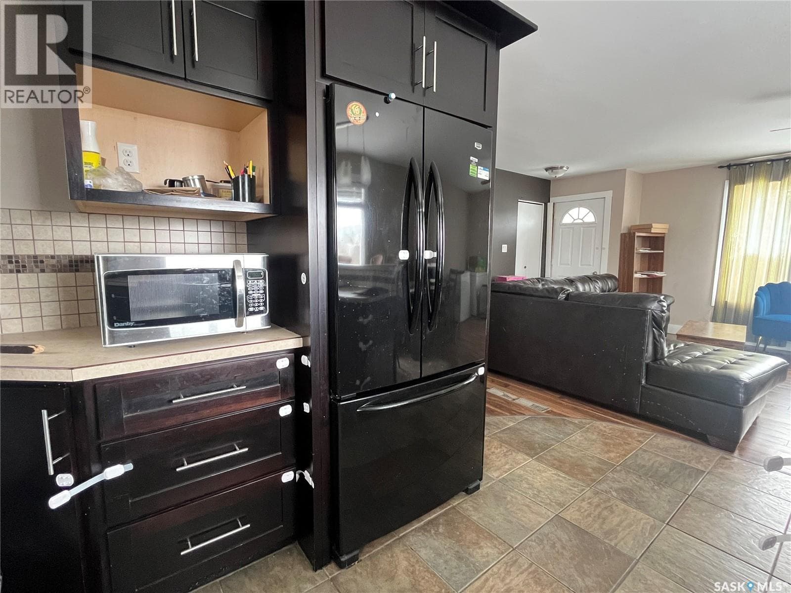 319 Pelly STREET — photo 3