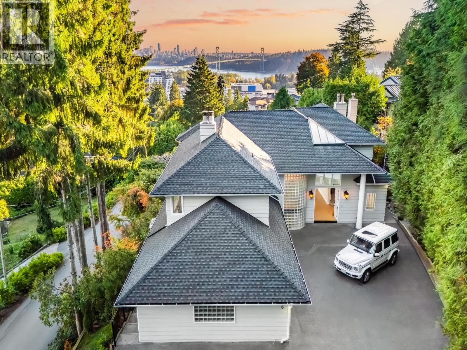 5 bed 6 bath single family at 816 ANDERSON CRESCENT — $4,480,000
