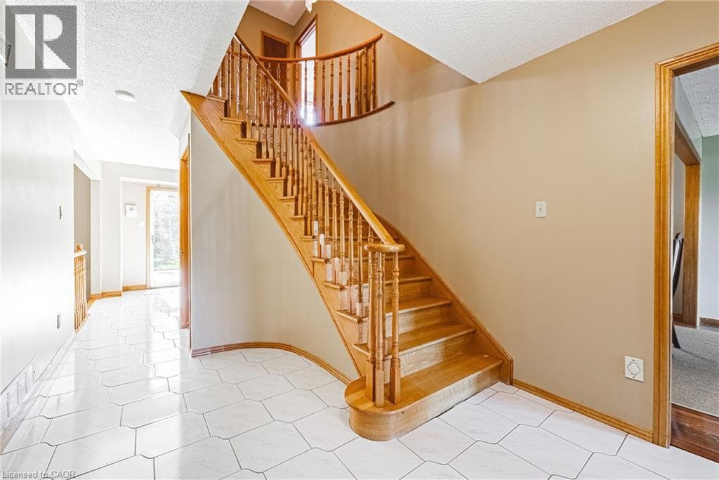 19 GLENHAVEN Court photo 3