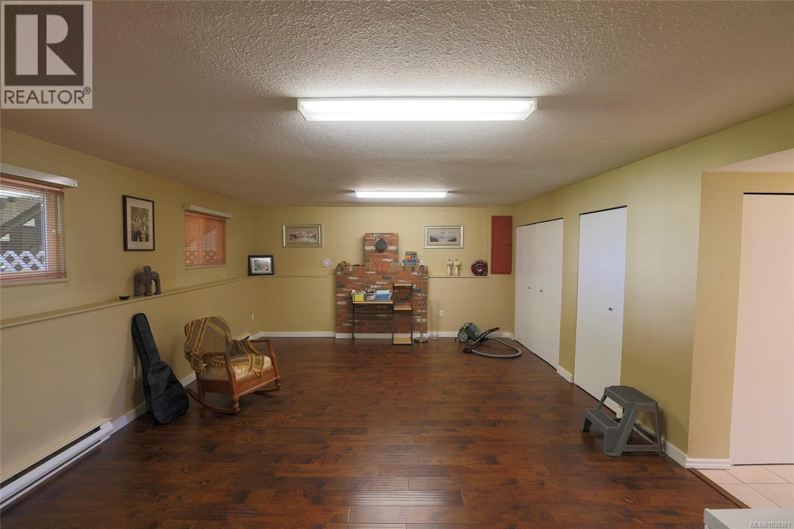 9522 Scott St photo 5