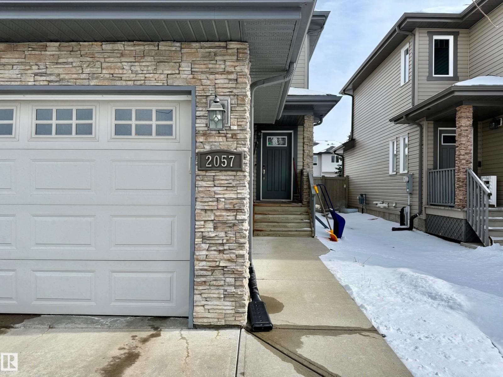 2057 69A ST SW photo 2