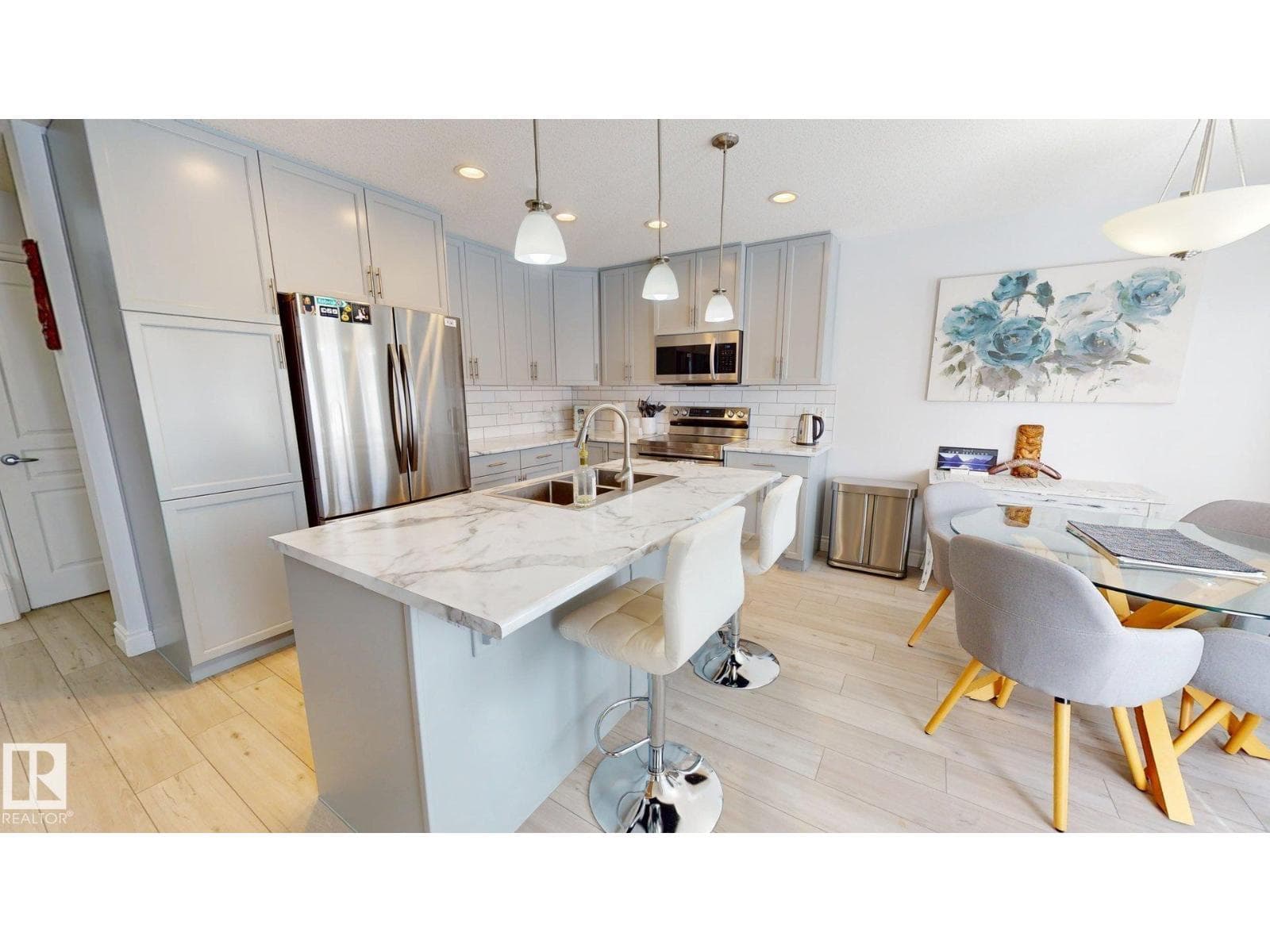 2057 69A ST SW photo 4