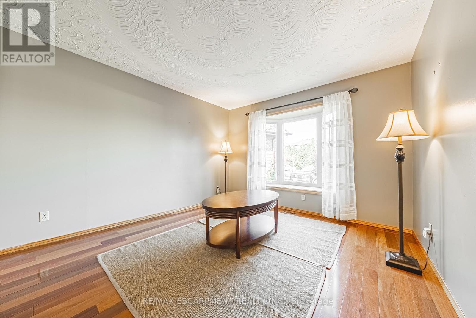 19 GLENHAVEN COURT photo 4