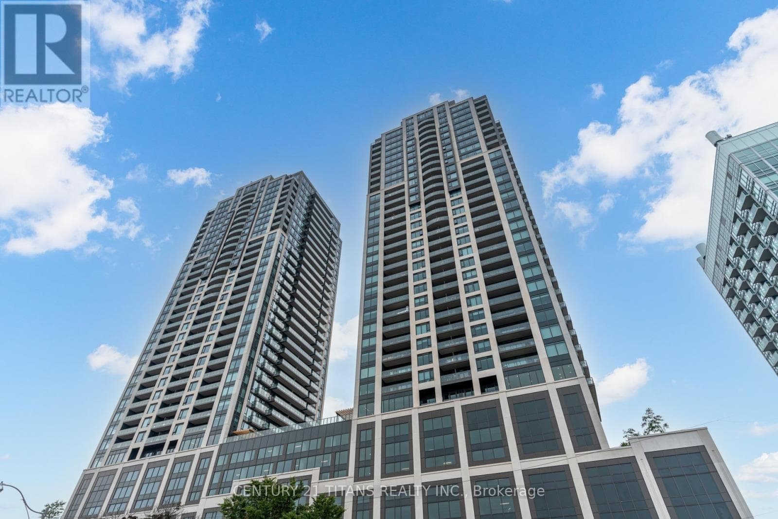3 bed 2 bath single family at 4010 - 1926 LAKESHORE BOULEVARD — $639,000