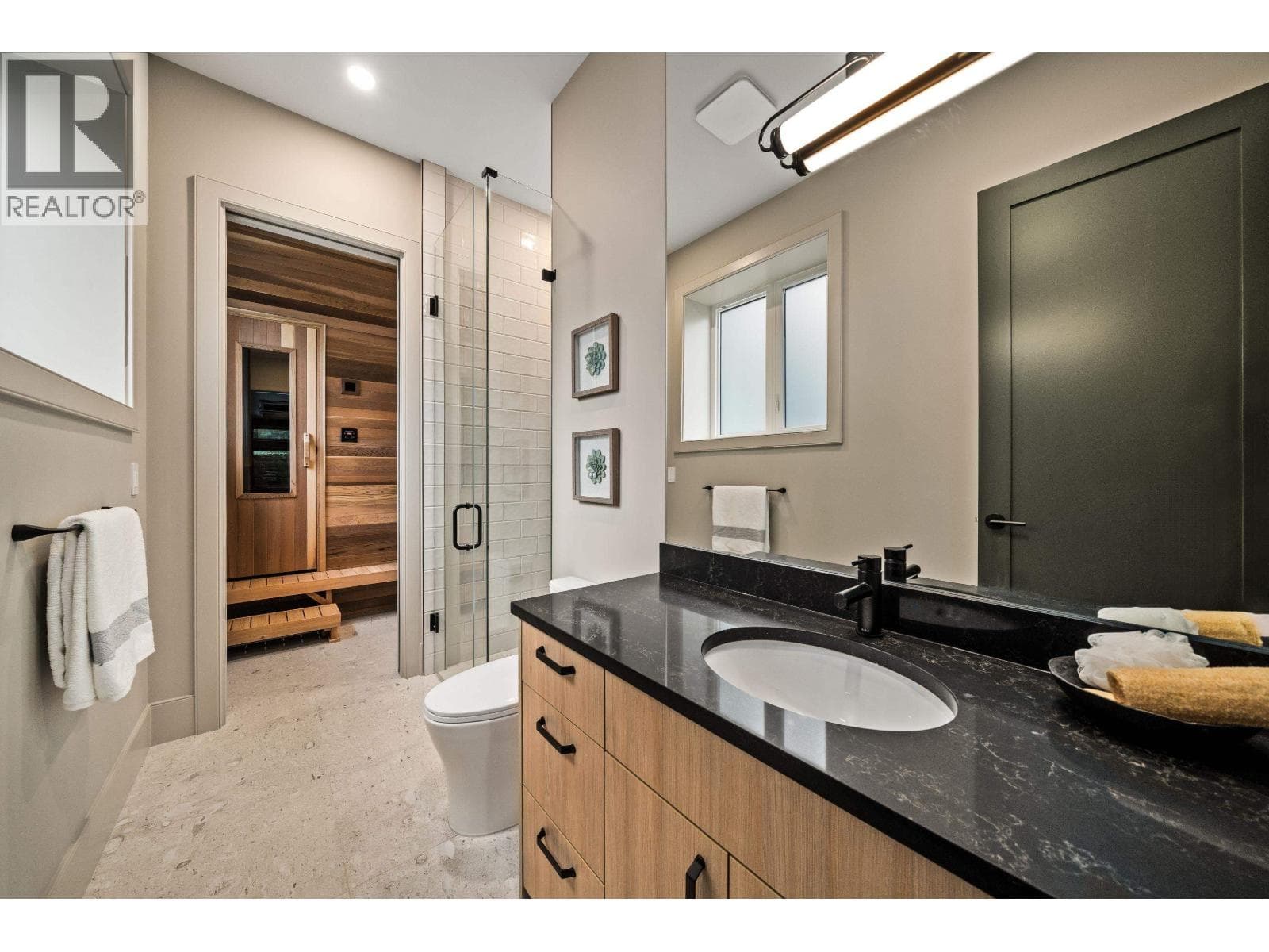 135 OAK COURT photo 5