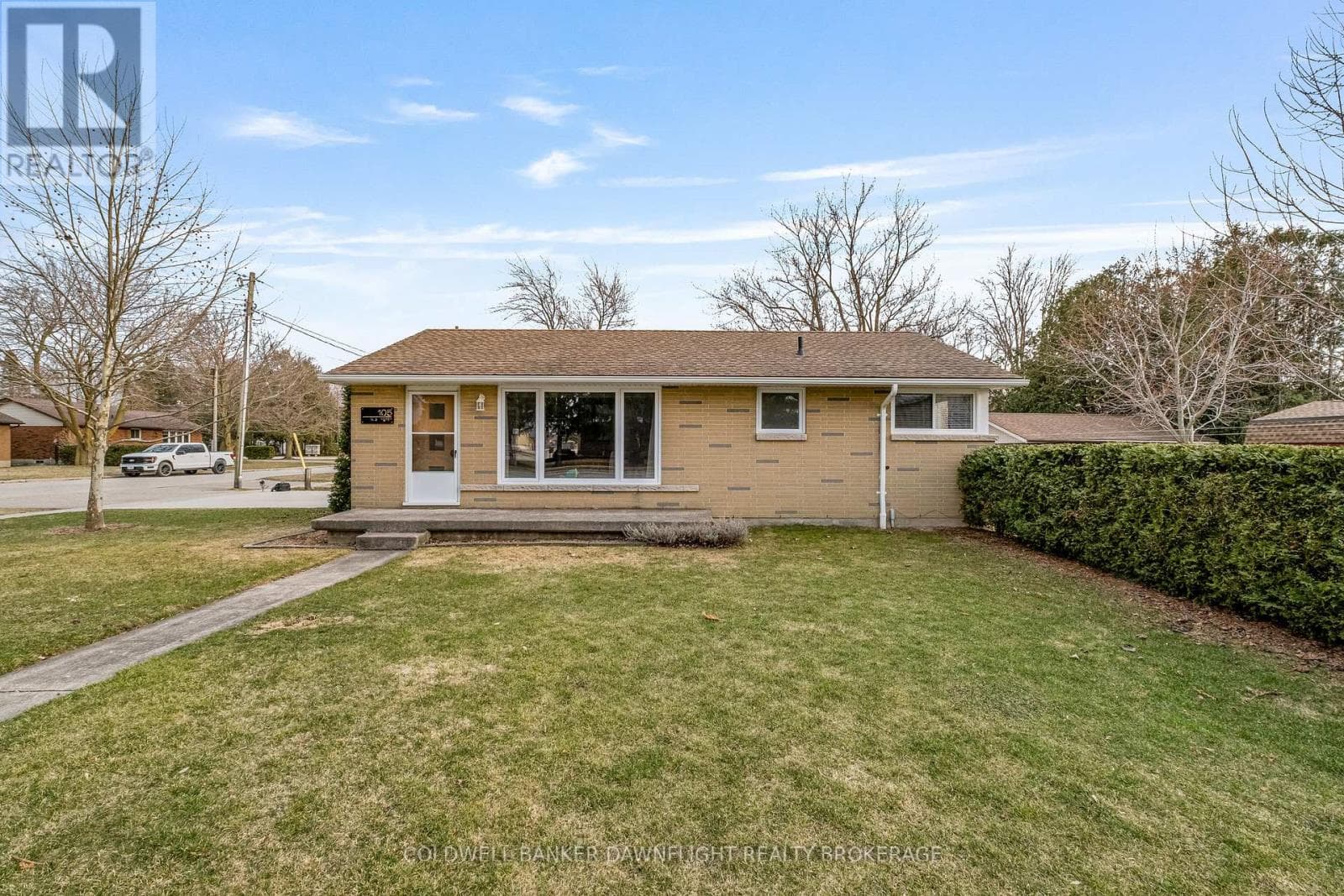3 bed 2 bath single family at 105 WELLINGTON STREET W — $539,900