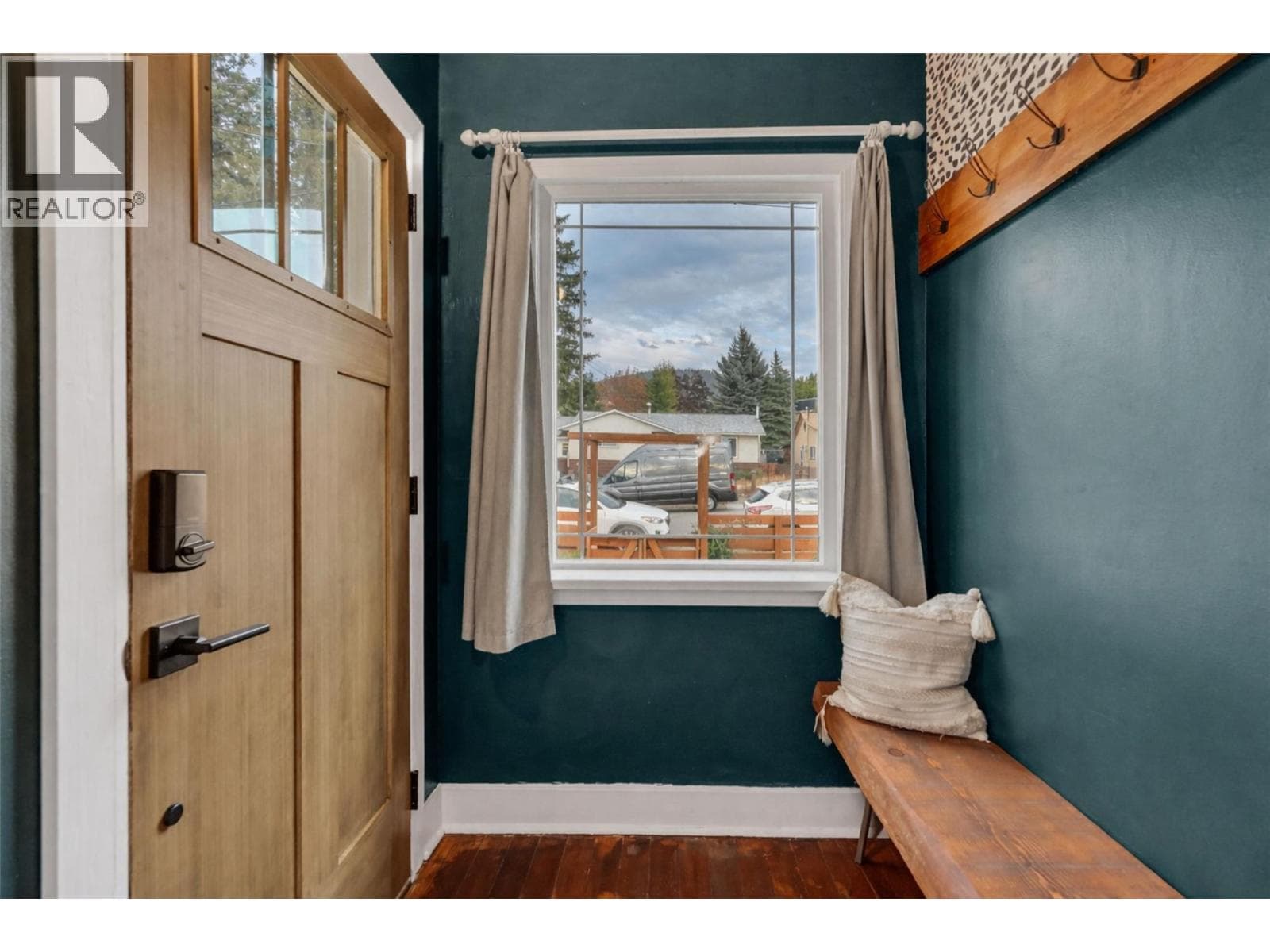 551 Burns Street Street photo 4