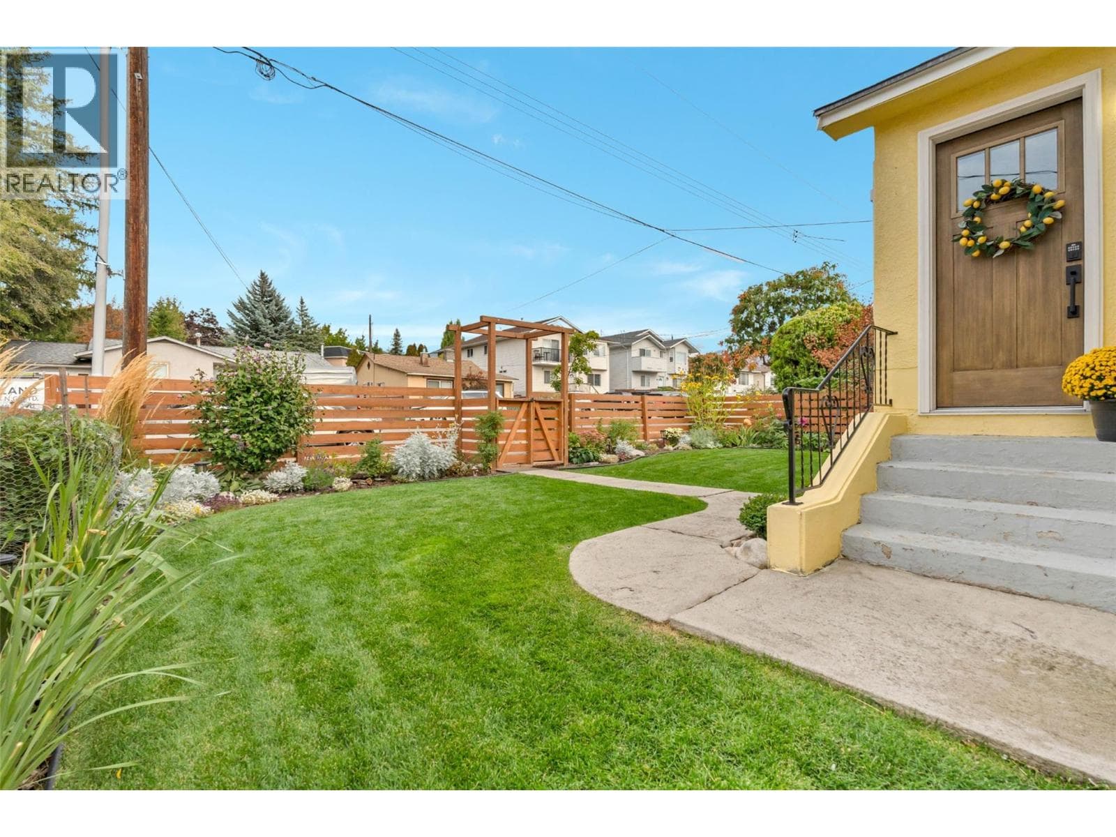 551 Burns Street Street photo 2