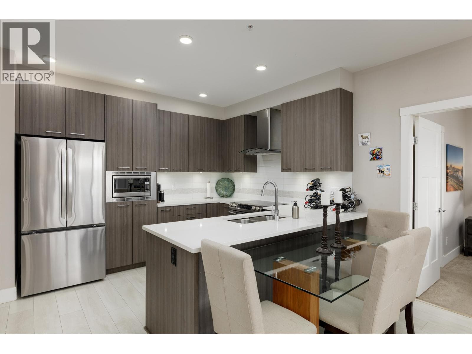 122 4690 HAWK LANE photo 4