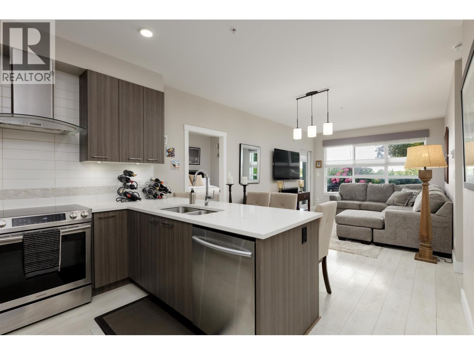 122 4690 HAWK LANE photo 2