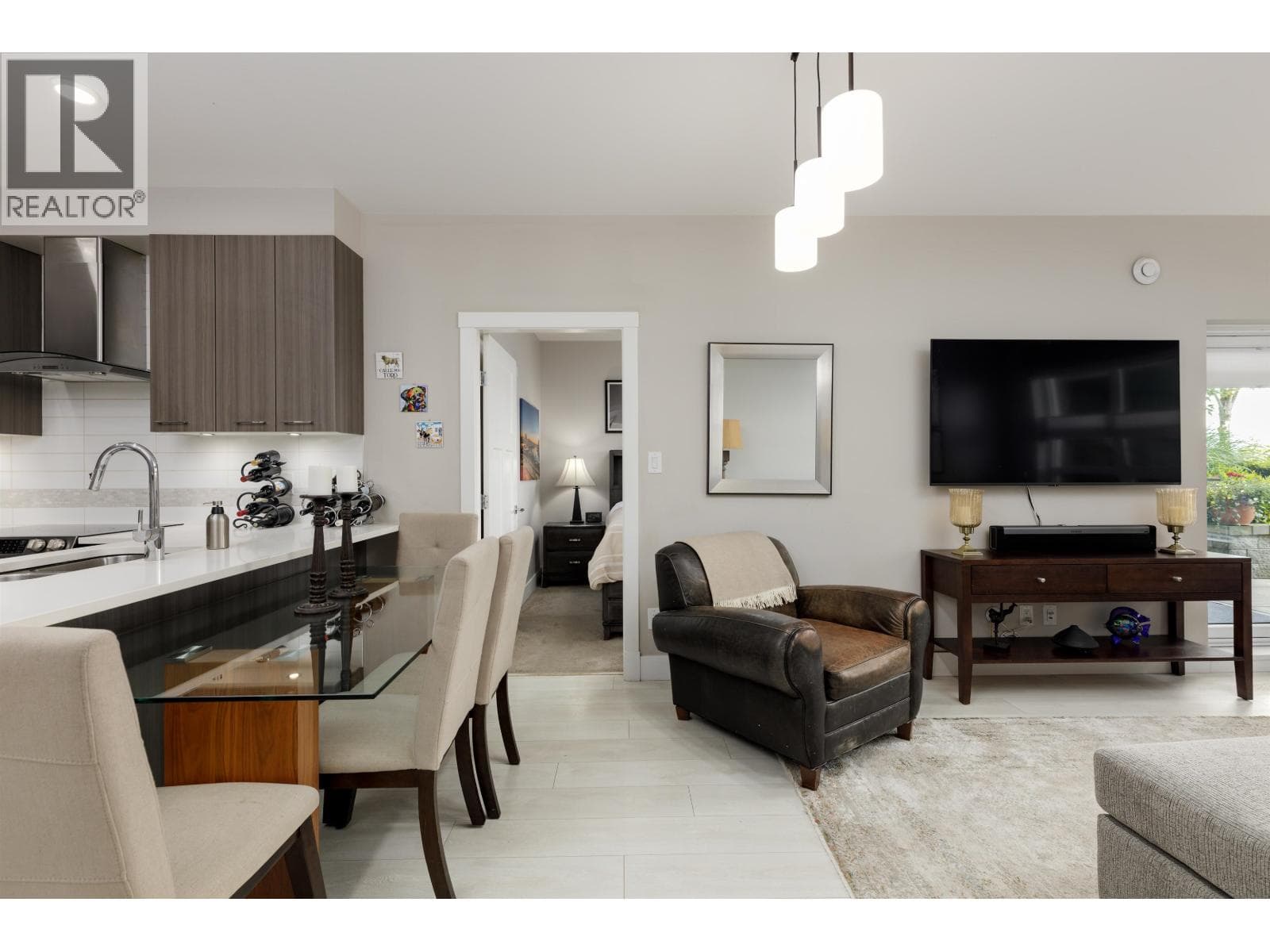 122 4690 HAWK LANE photo 5