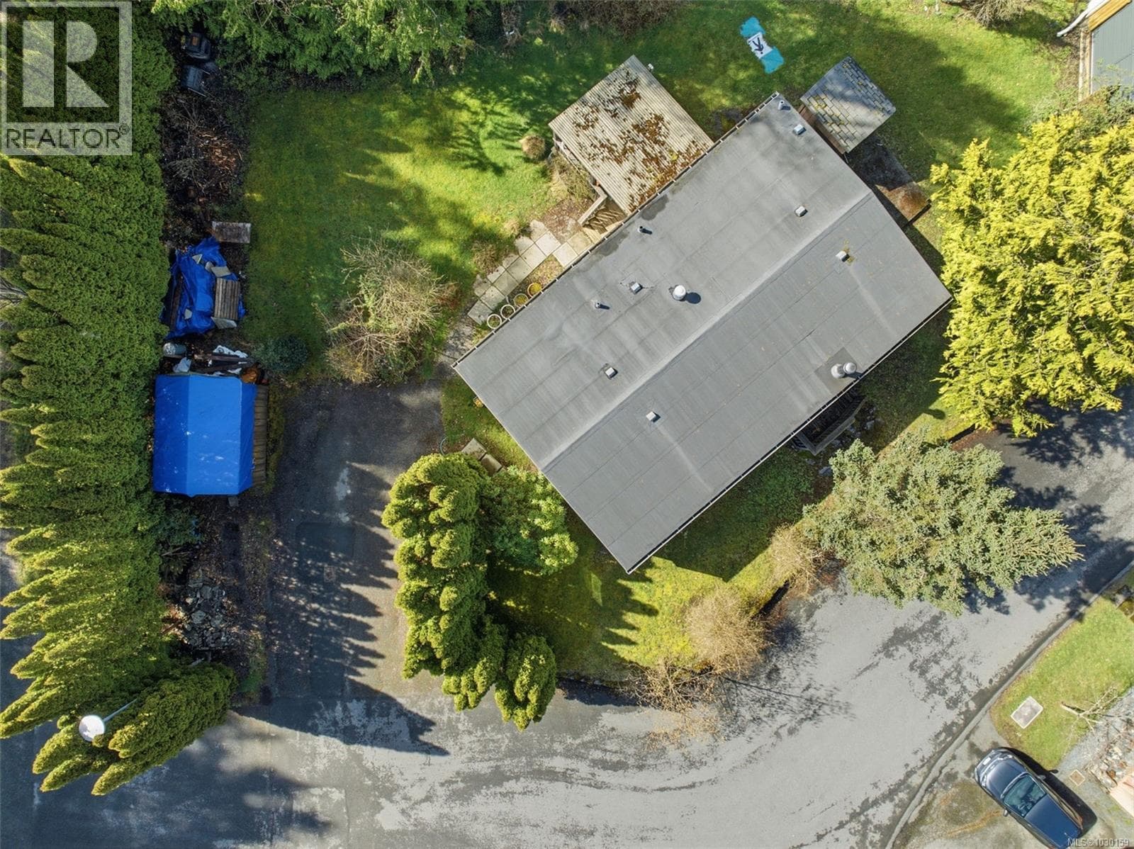 11 2615 Otter Point Rd photo 3