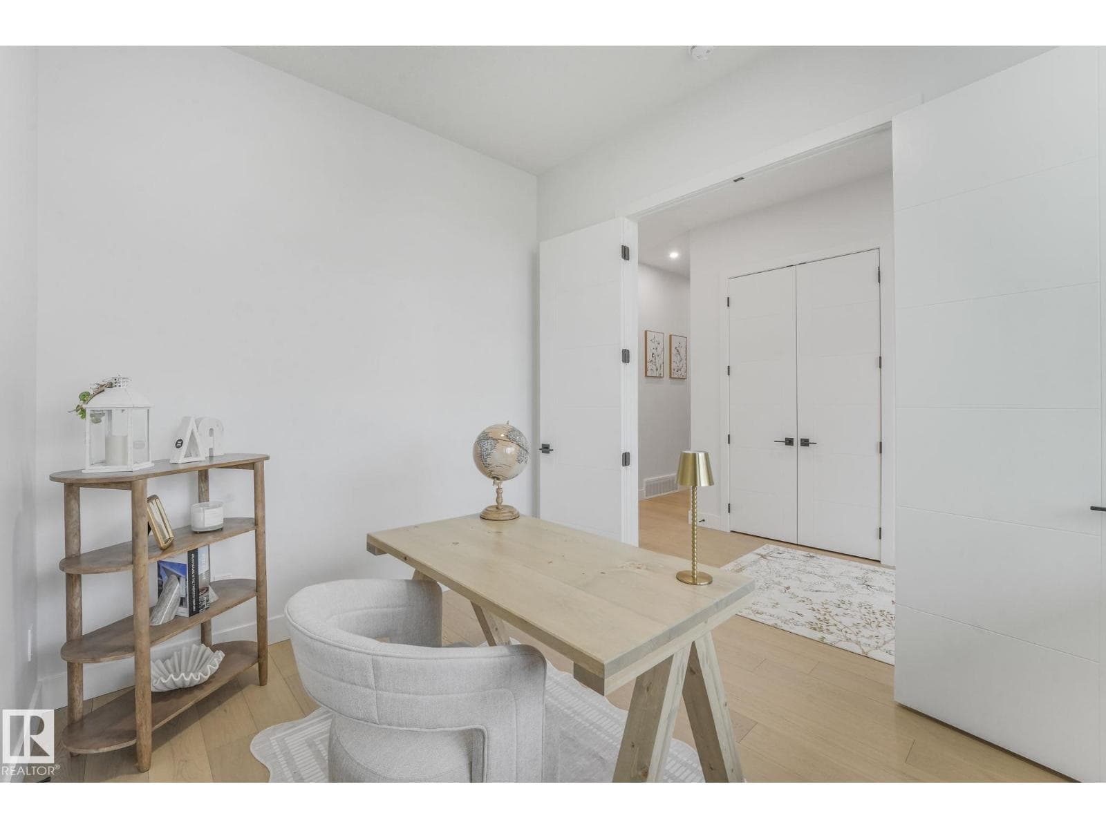 264 Falcon Crescent — photo 3