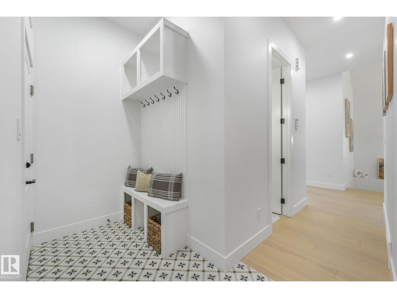 264 Falcon Crescent — photo 5