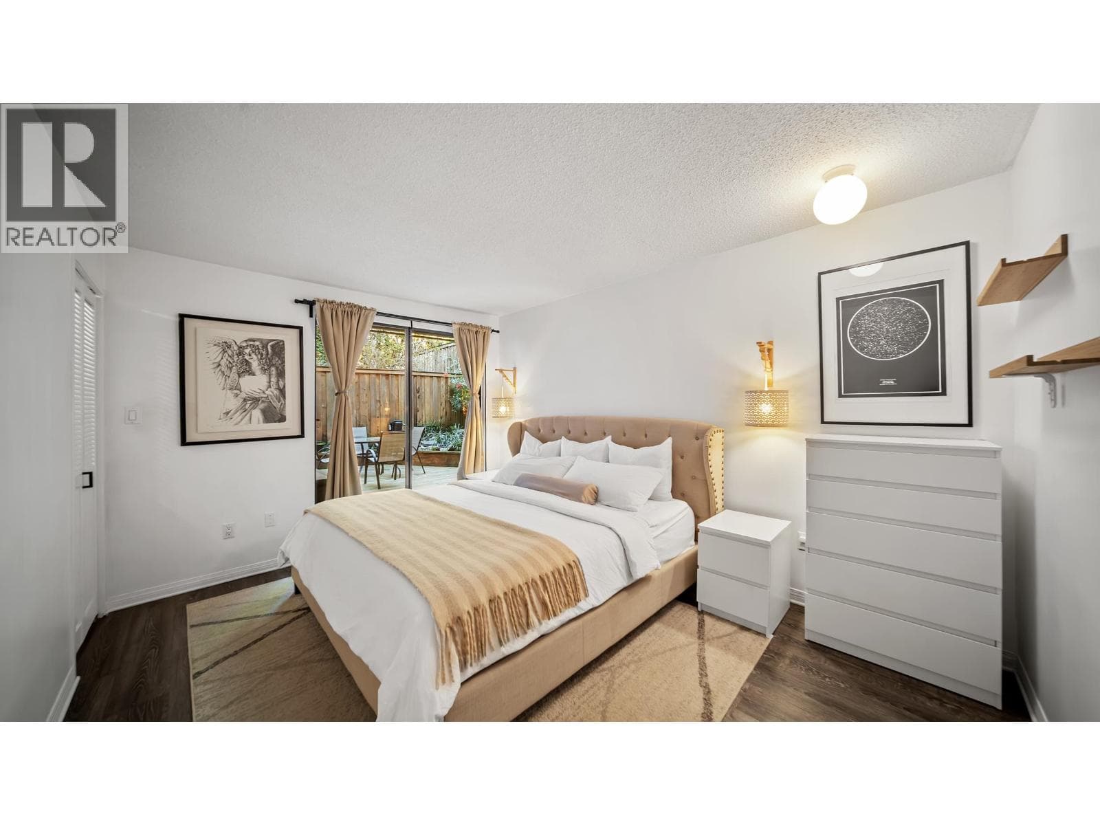 214 5340 HASTINGS STREET photo 2