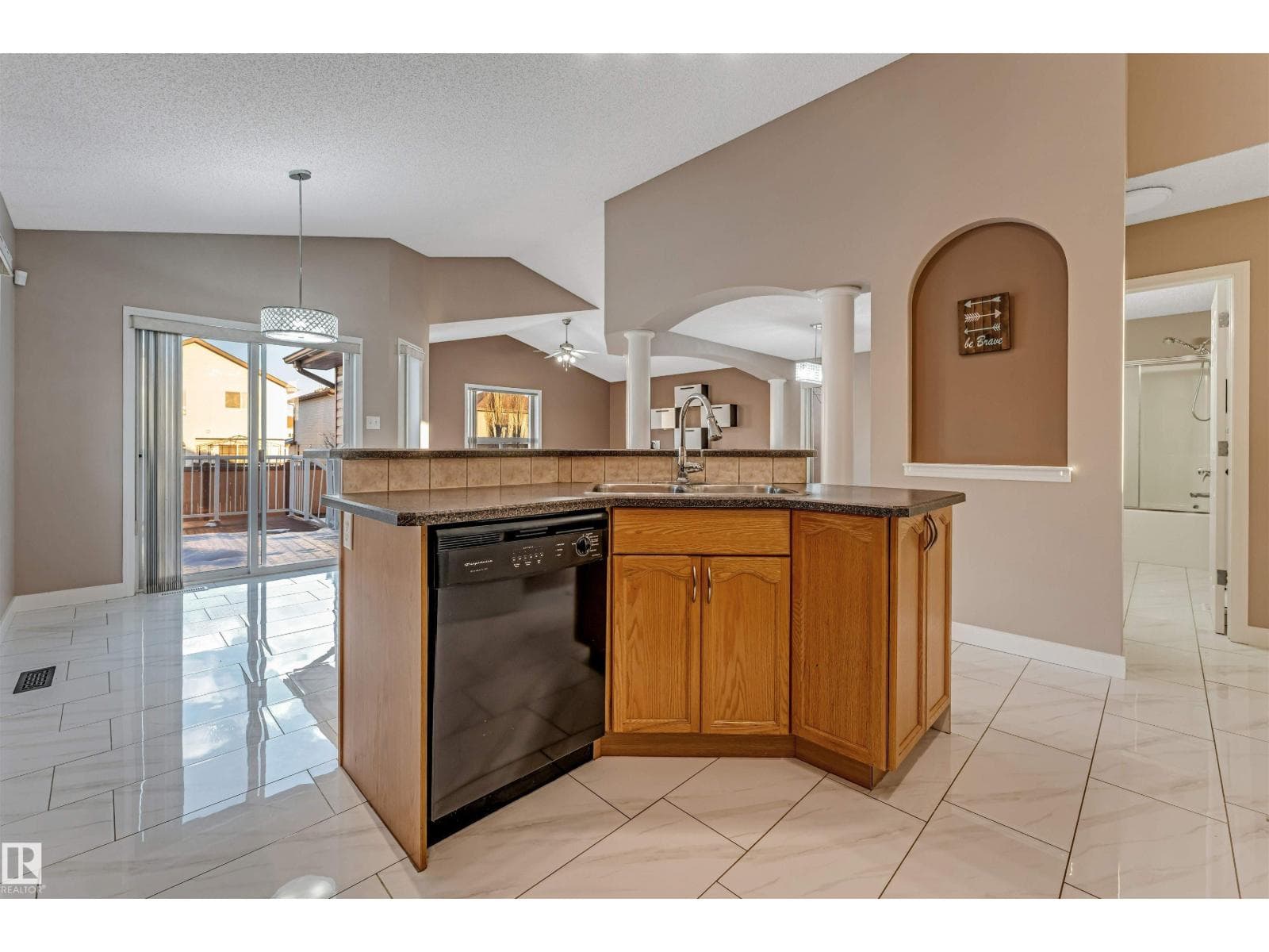 3331 26 ST NW photo 5