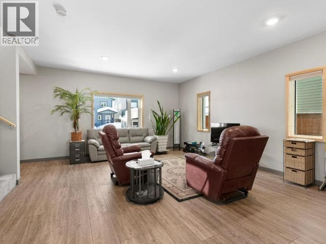 29 RELIANCE STREET photo 4