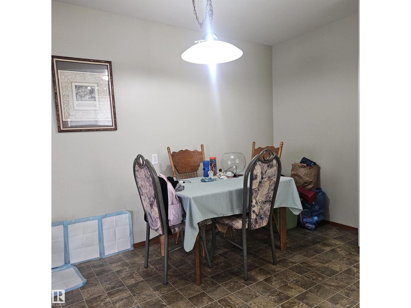 8317 69 AV NW photo 4