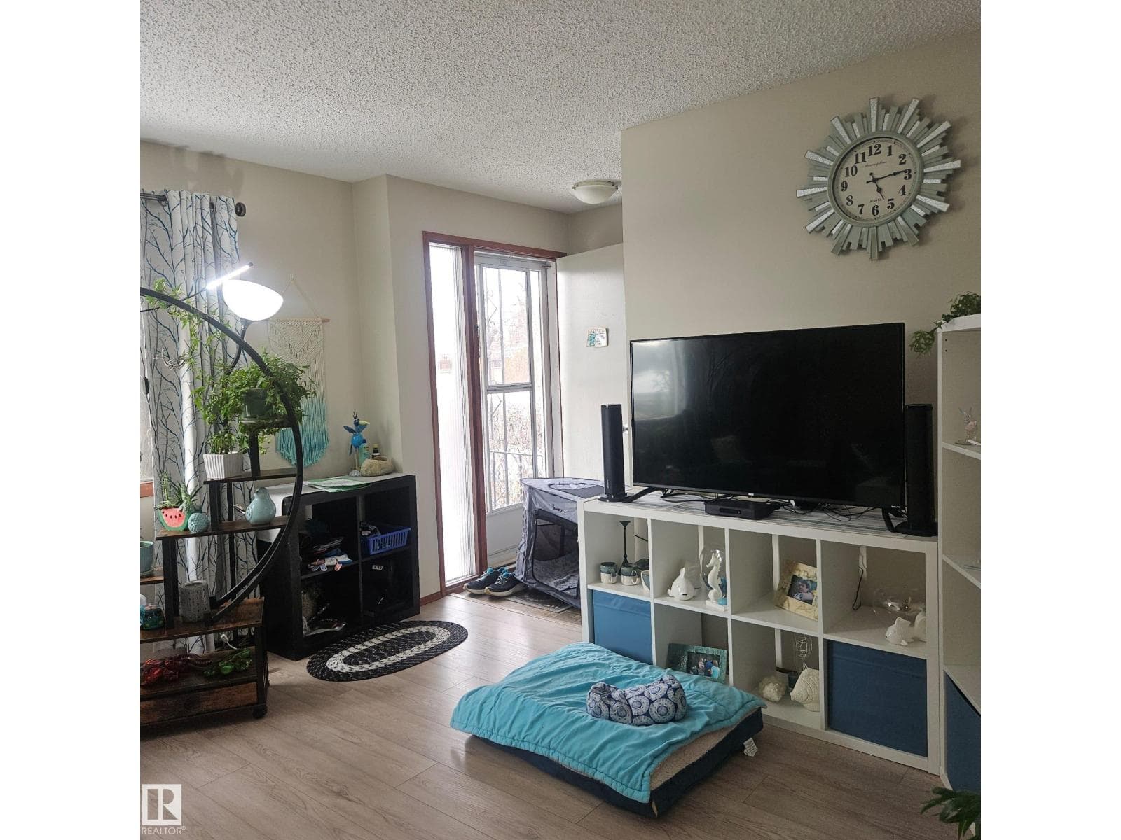 8315 69 AV NW photo 3