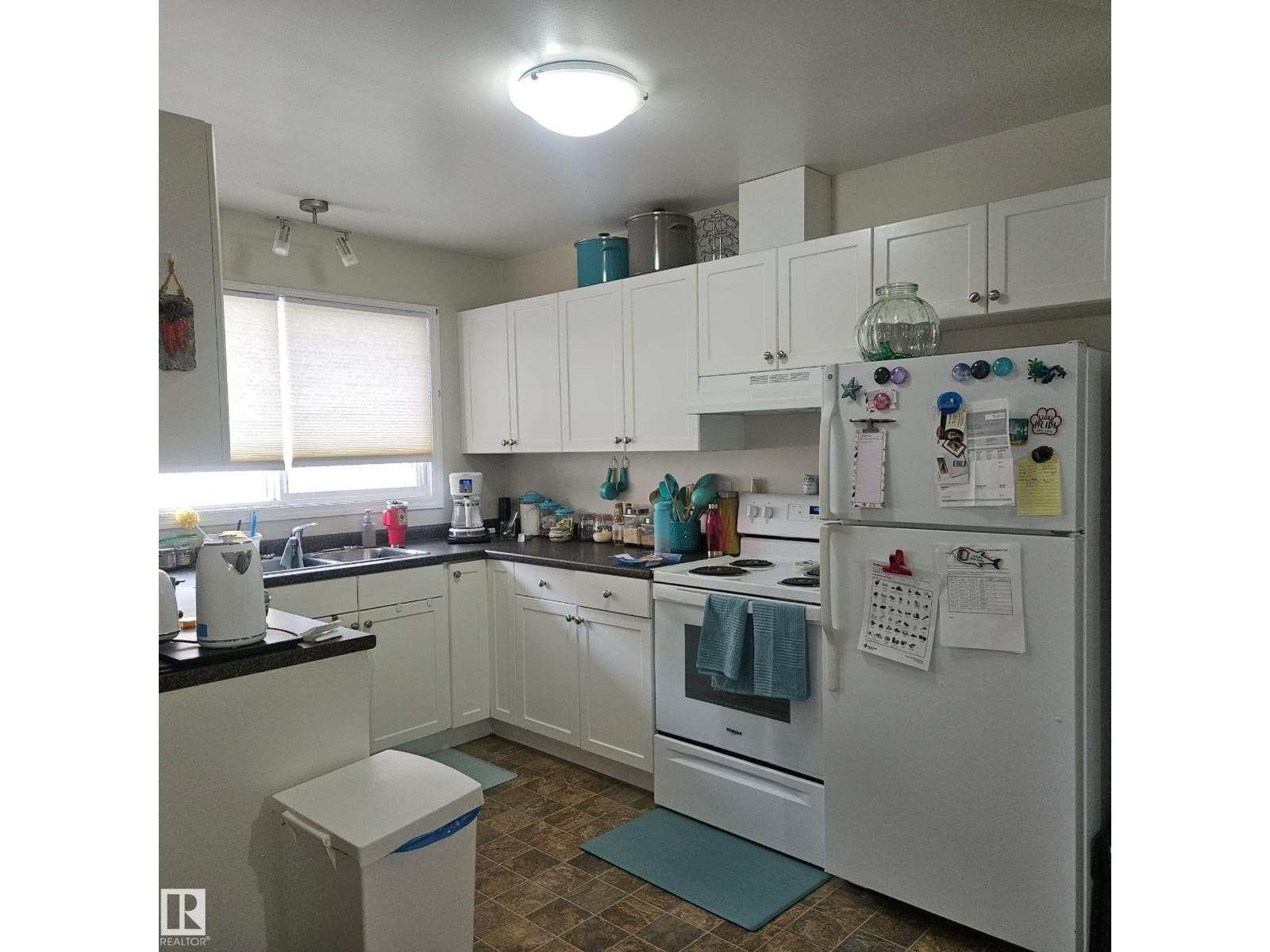 8315 69 AV NW photo 5