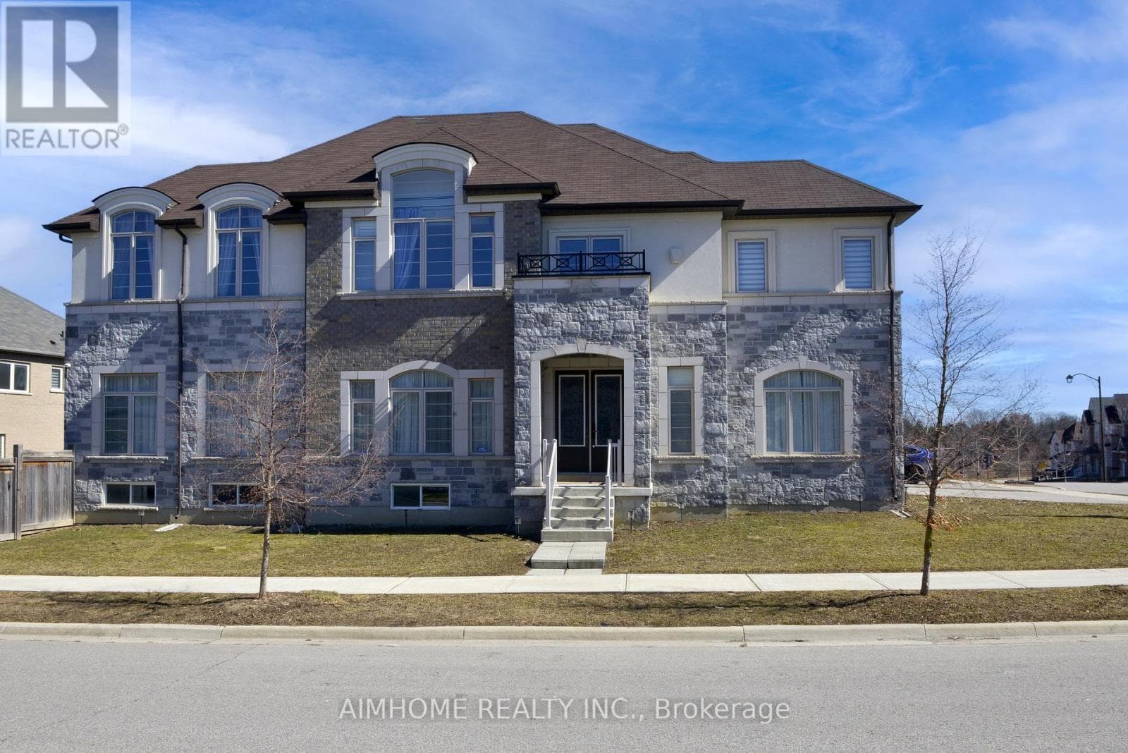 14 DR PEARSON COURT photo 3