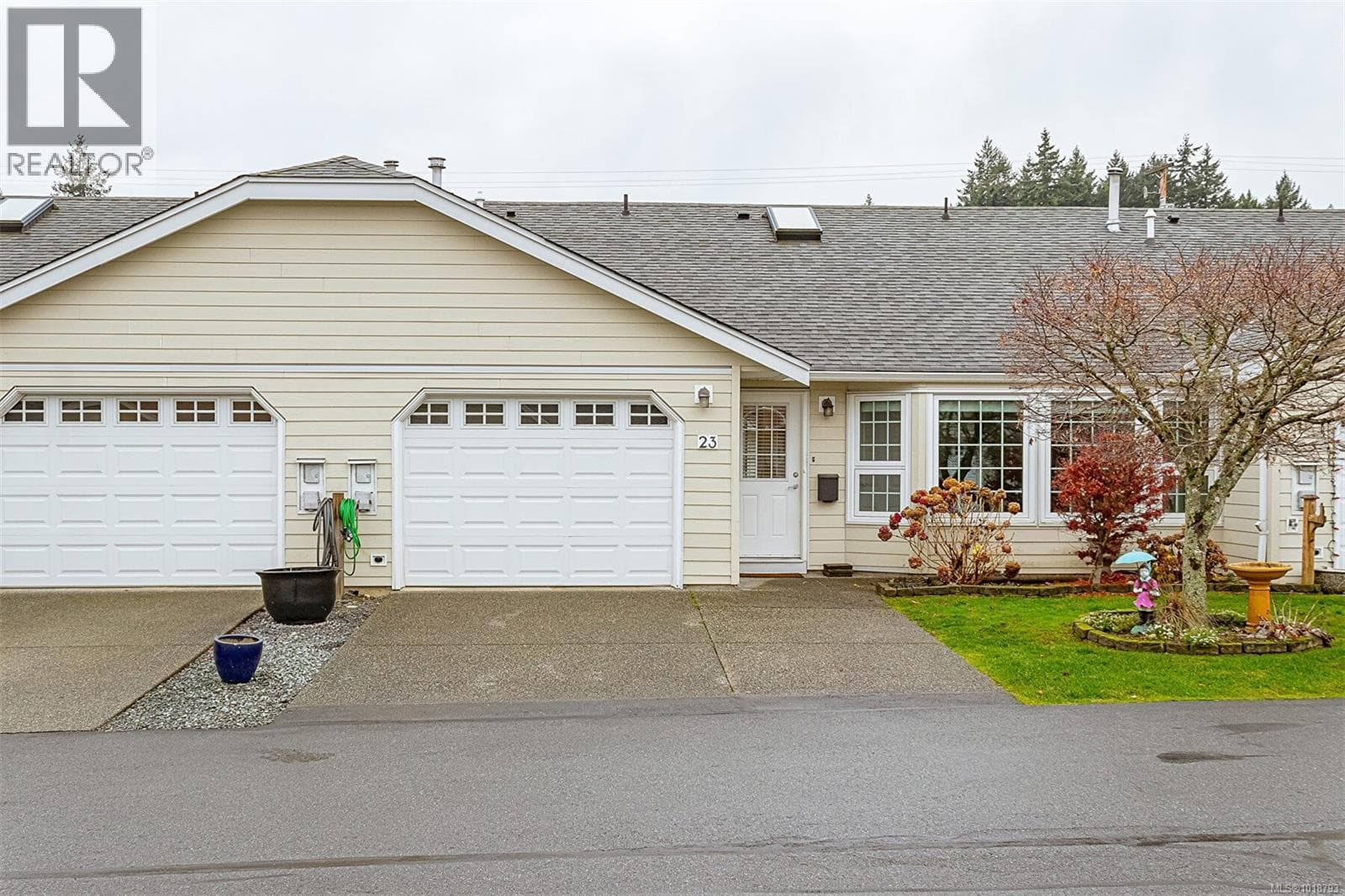 23 815 Dunsmuir Cres photo 2