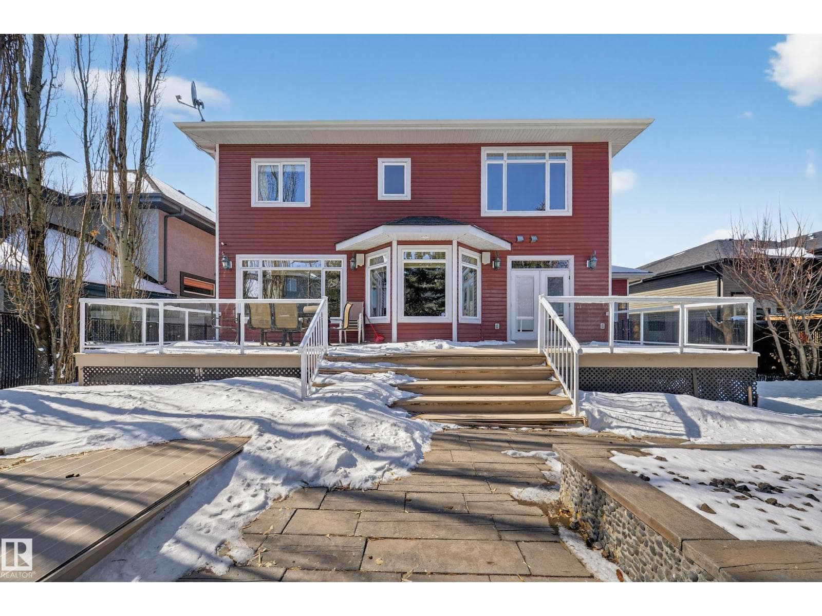 27 KINGDOM PL photo 2
