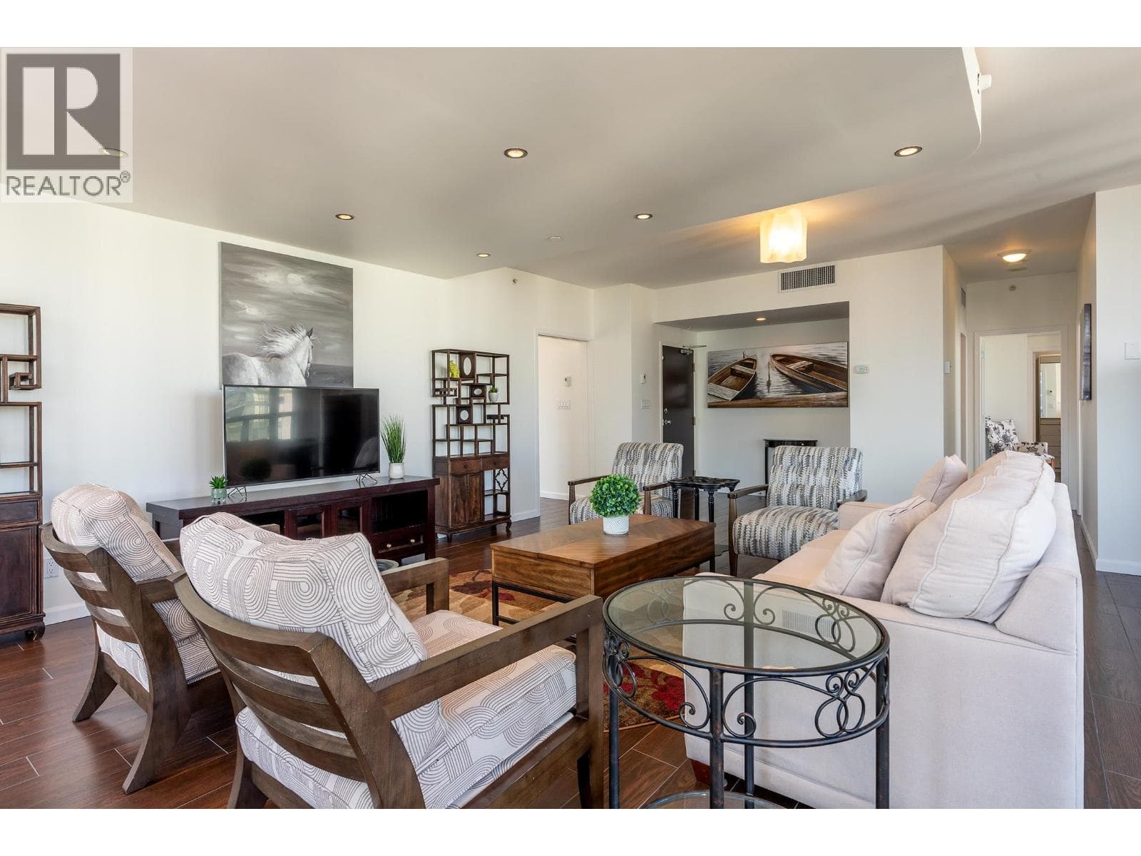 2902 1166 MELVILLE STREET photo 3