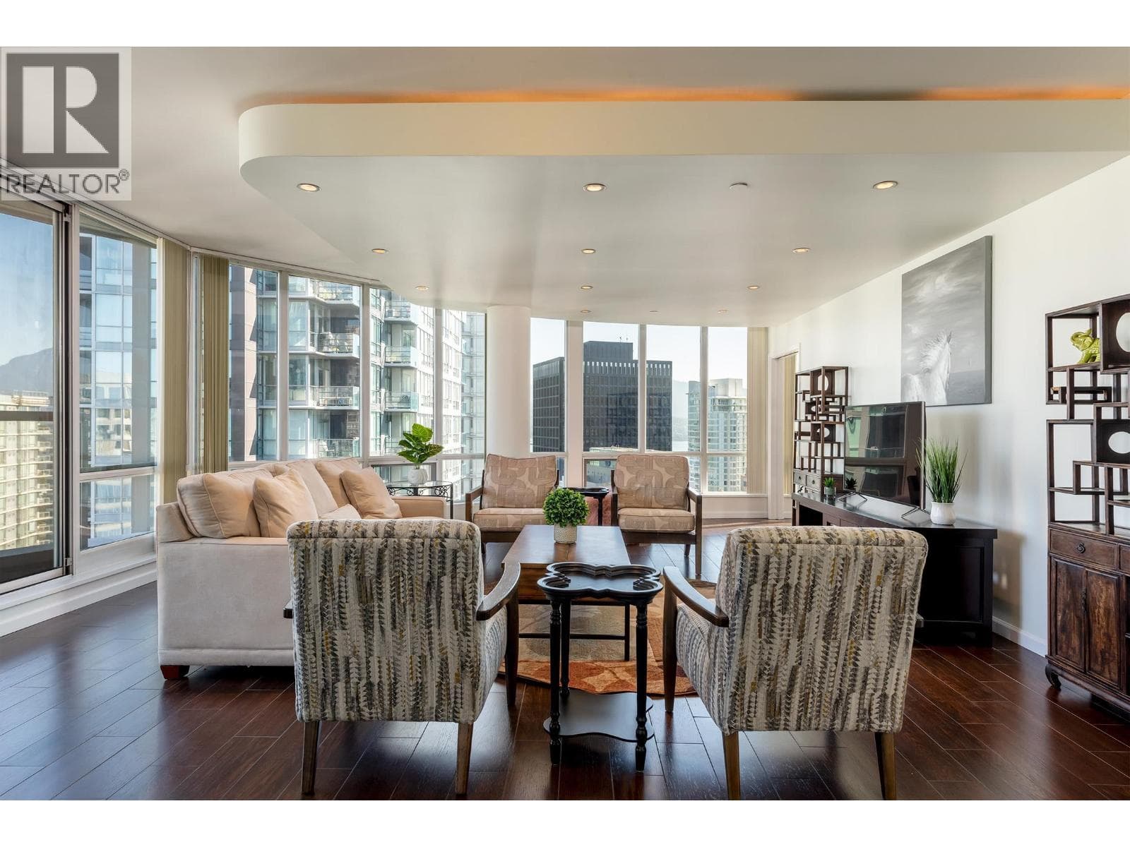 2902 1166 MELVILLE STREET photo 4