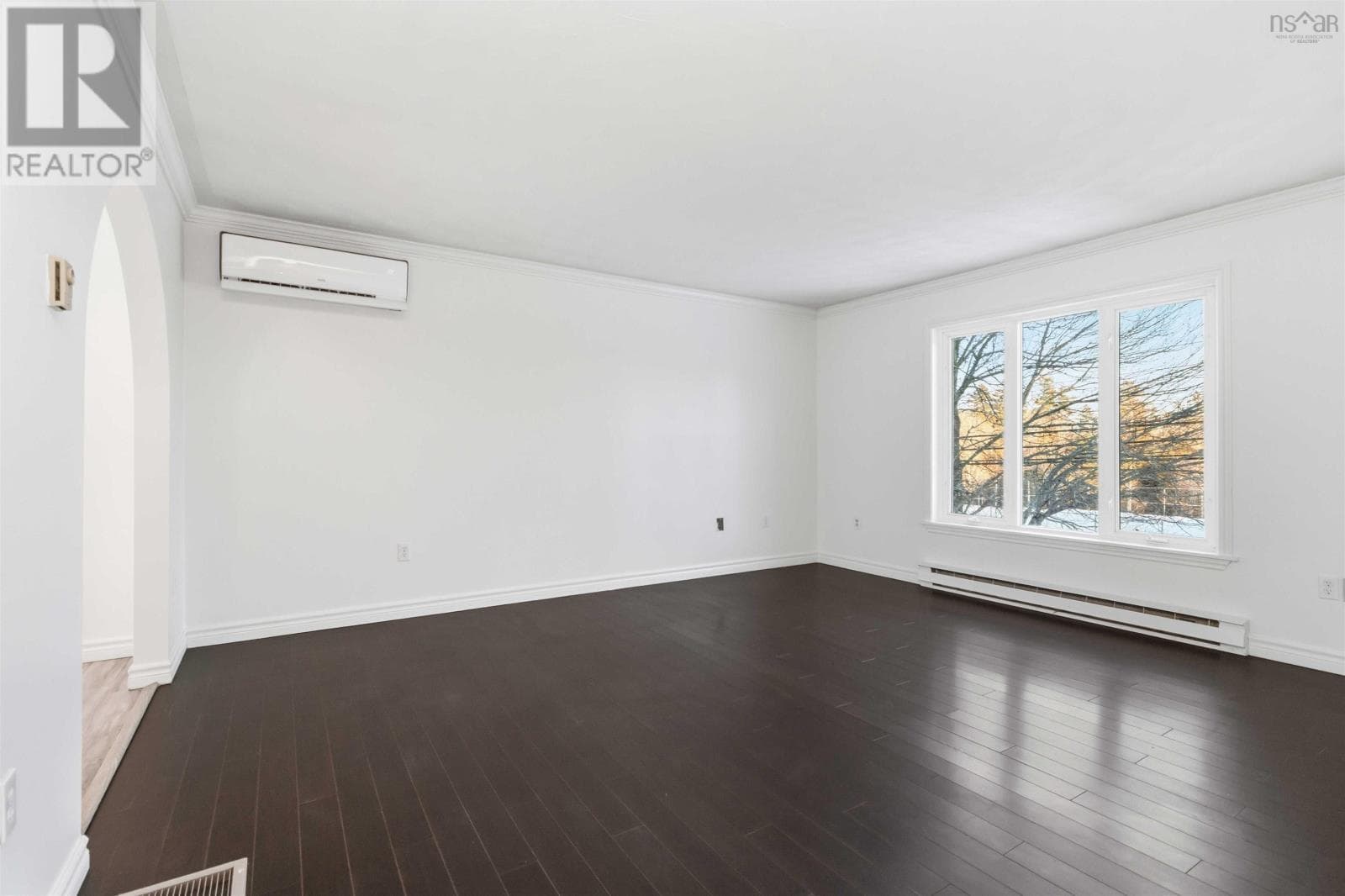 152 MILLWOOD Drive photo 4