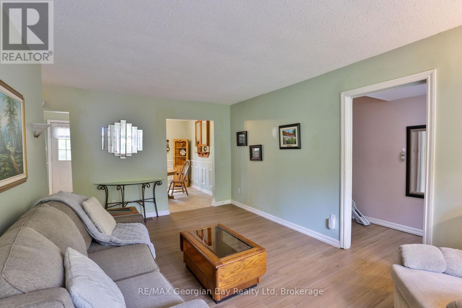 1 LINDALE AVENUE photo 5