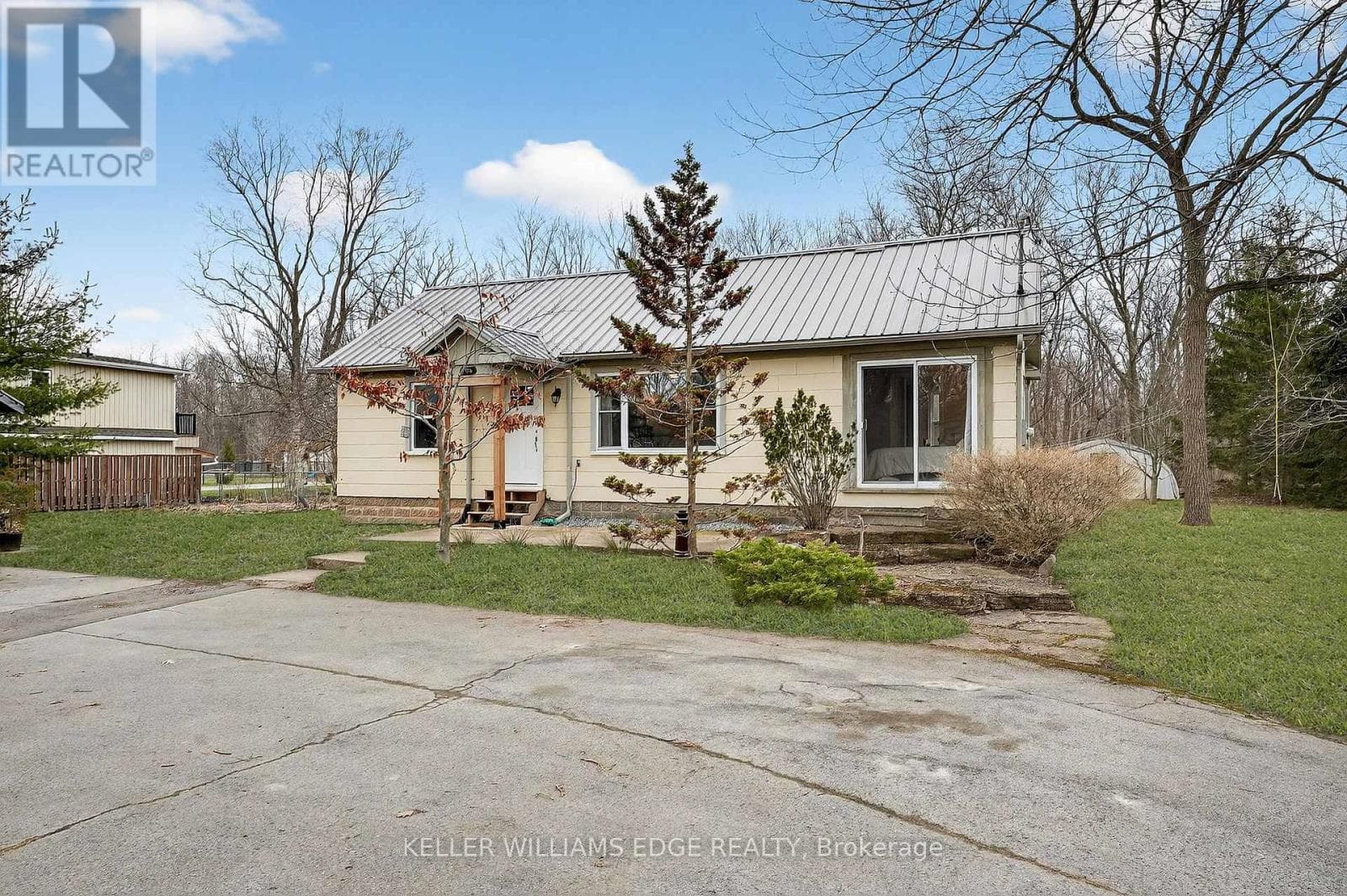 508 PROSPECT POINT ROAD N photo 3
