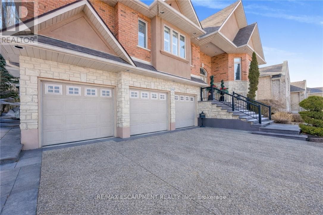 130 DORCHESTER DRIVE photo 2
