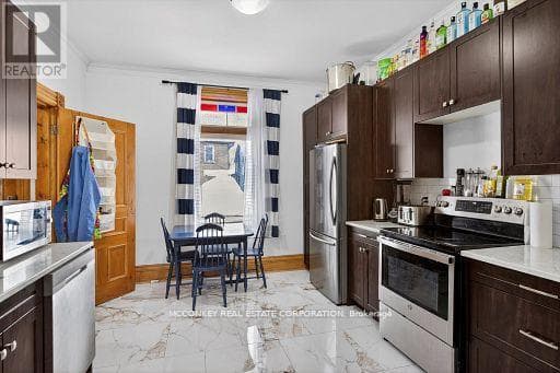 507 STEWART STREET photo 3
