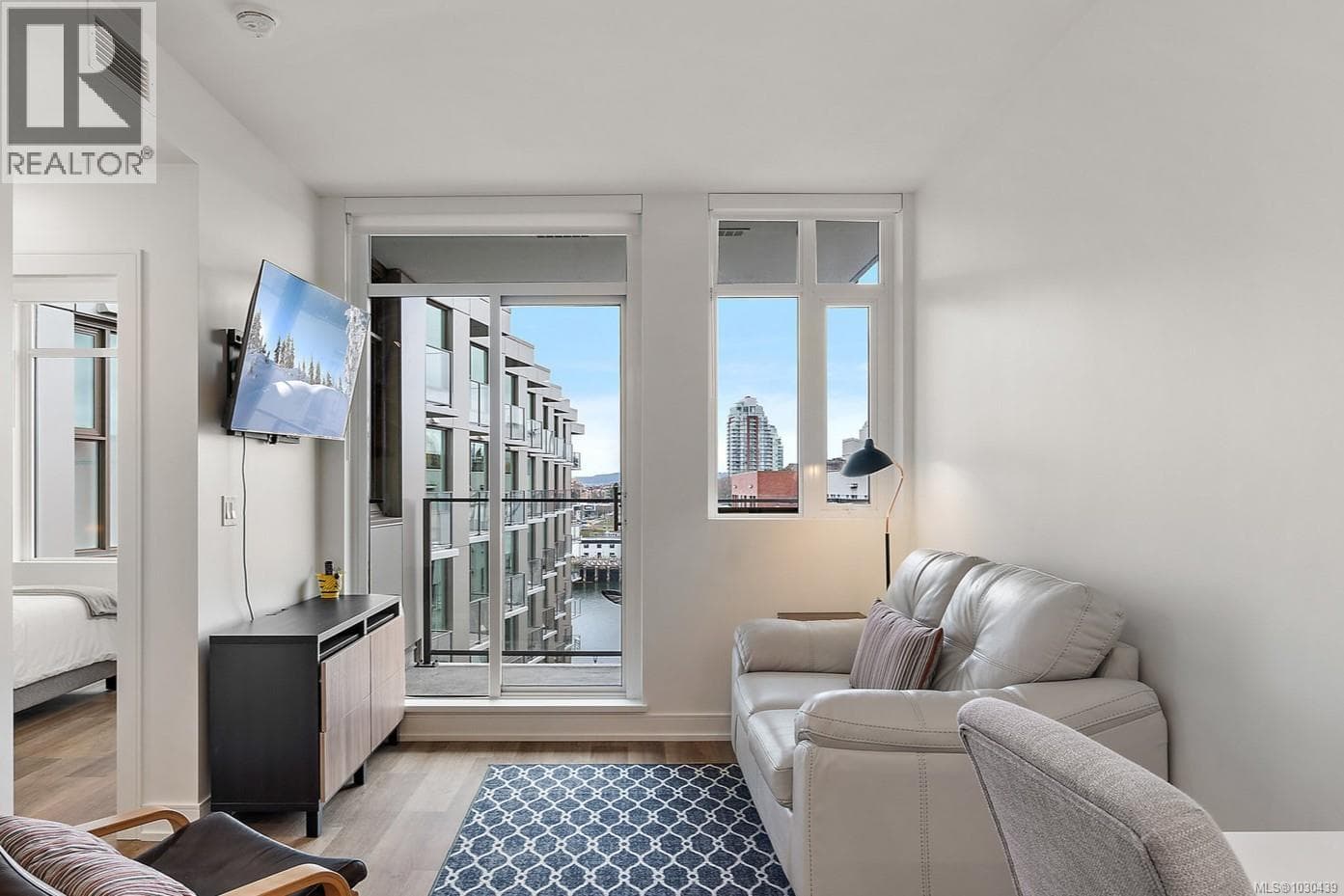 1 bed 1 bath single family at 807 1628 Store St — $499,999