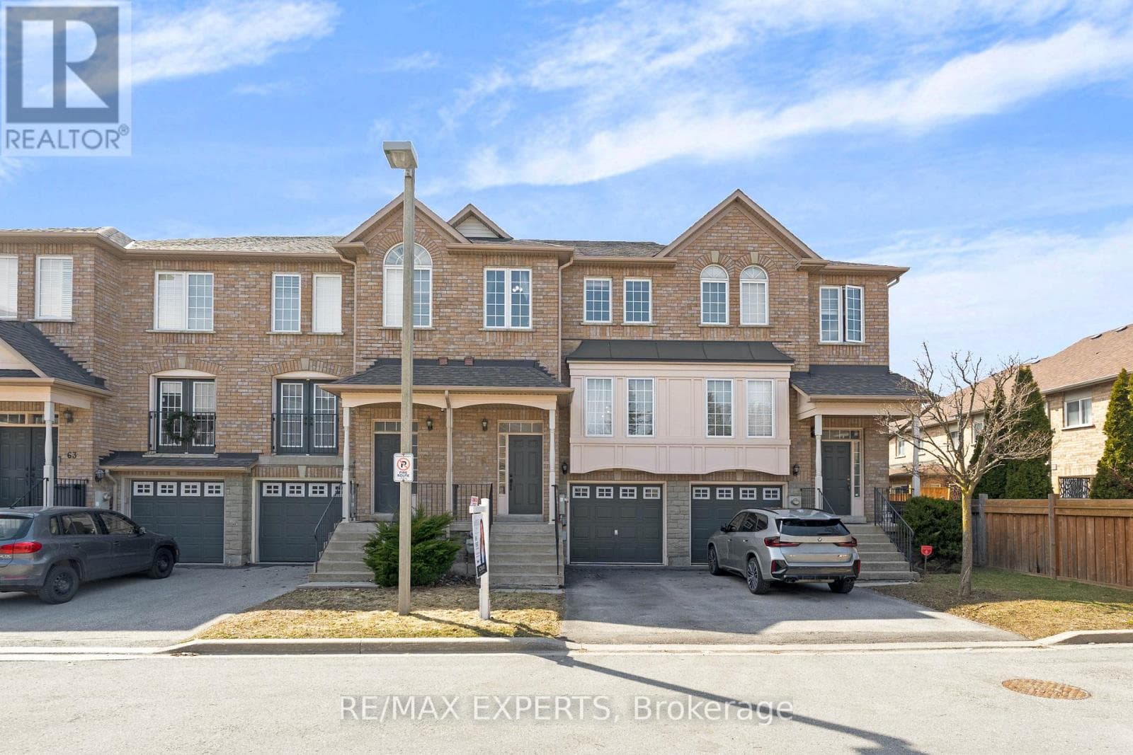 61 - 19 FOXCHASE AVENUE photo 2