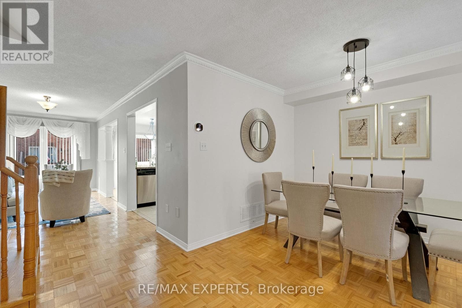 61 - 19 FOXCHASE AVENUE photo 4