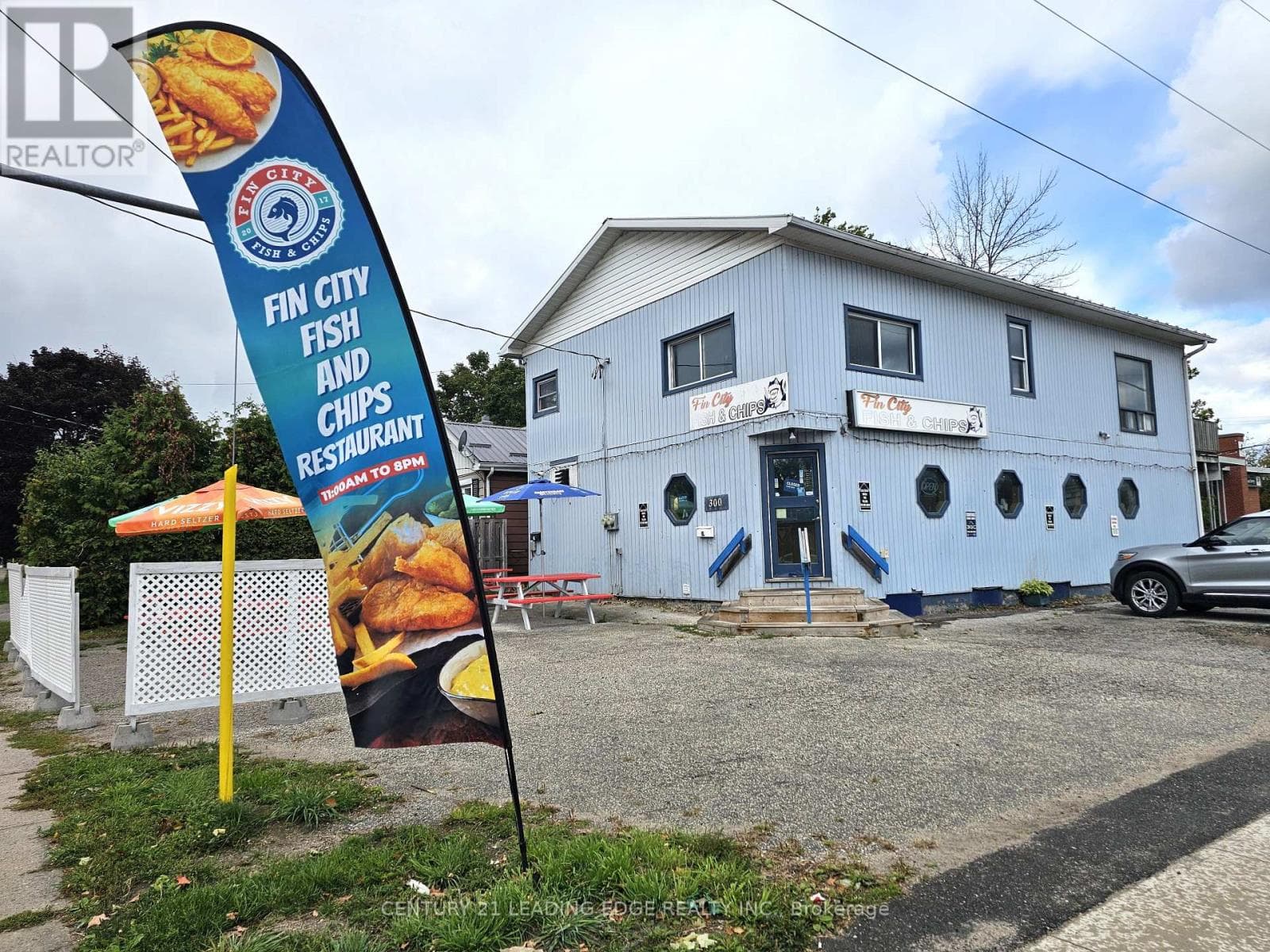 2 bath business at 300 JAMES STREET E — $115,000