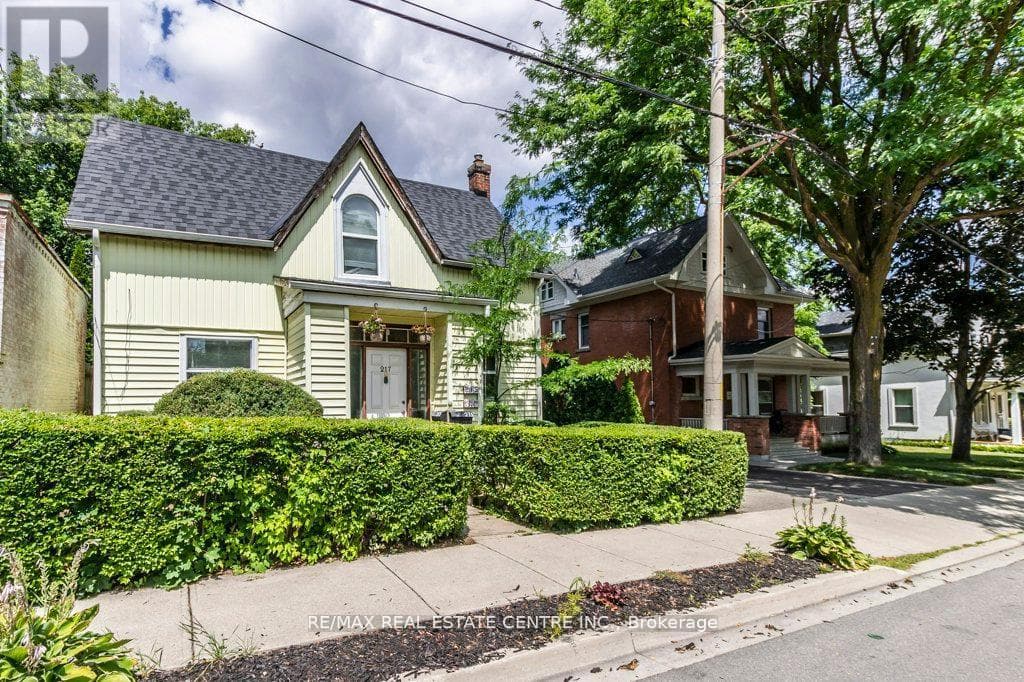 215-217 QUEEN STREET photo 3