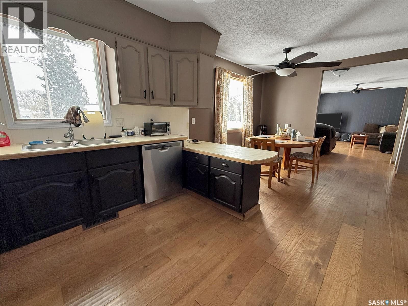 206 Pitt STREET — photo 4