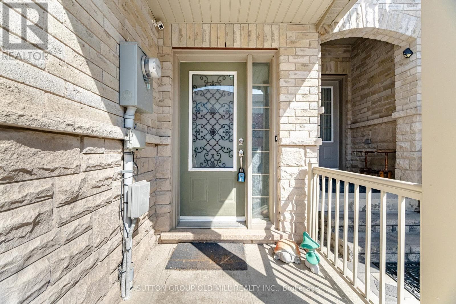 946 AUDLEY ROAD N photo 3
