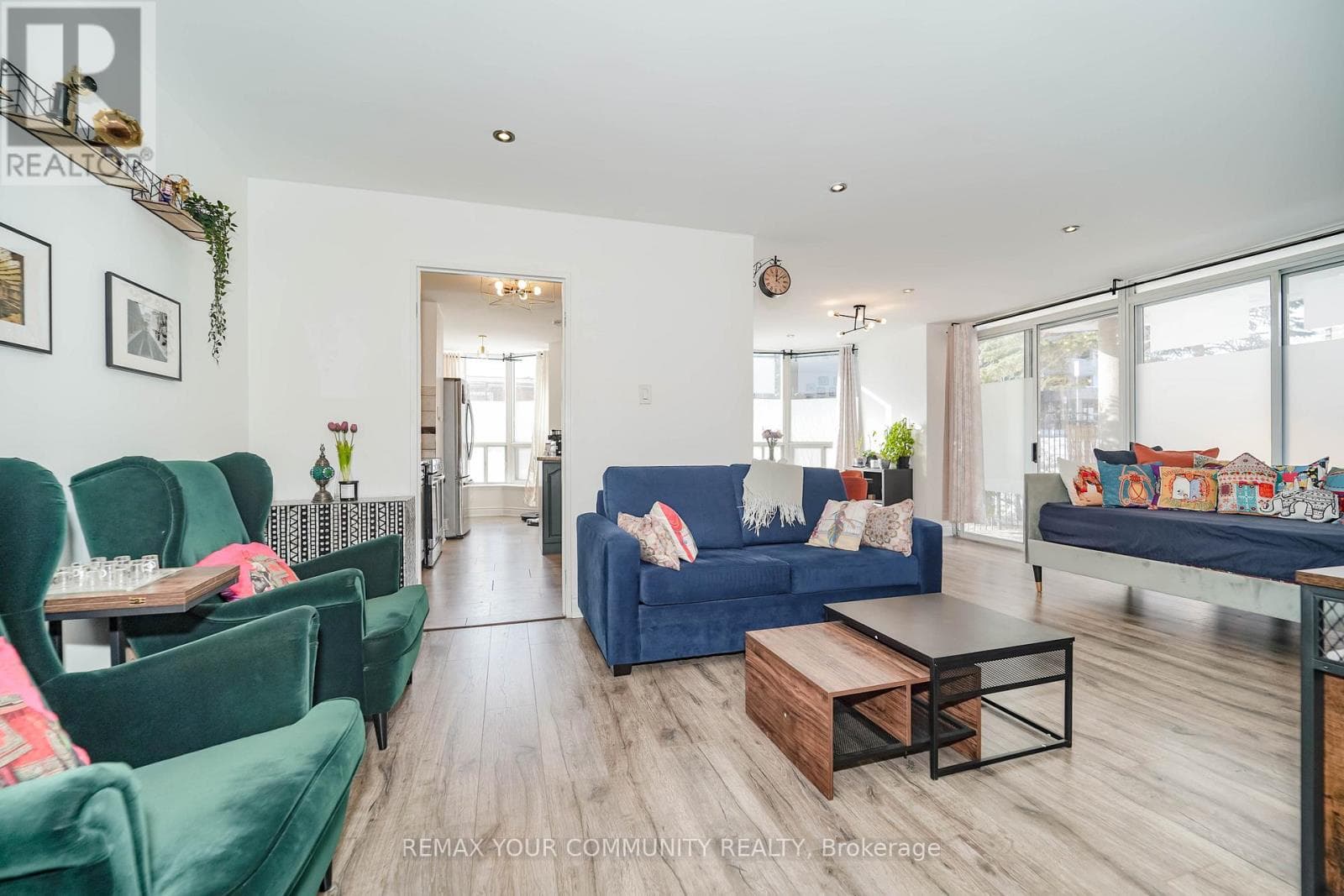 103 - 410 MCLEVIN AVENUE photo 4