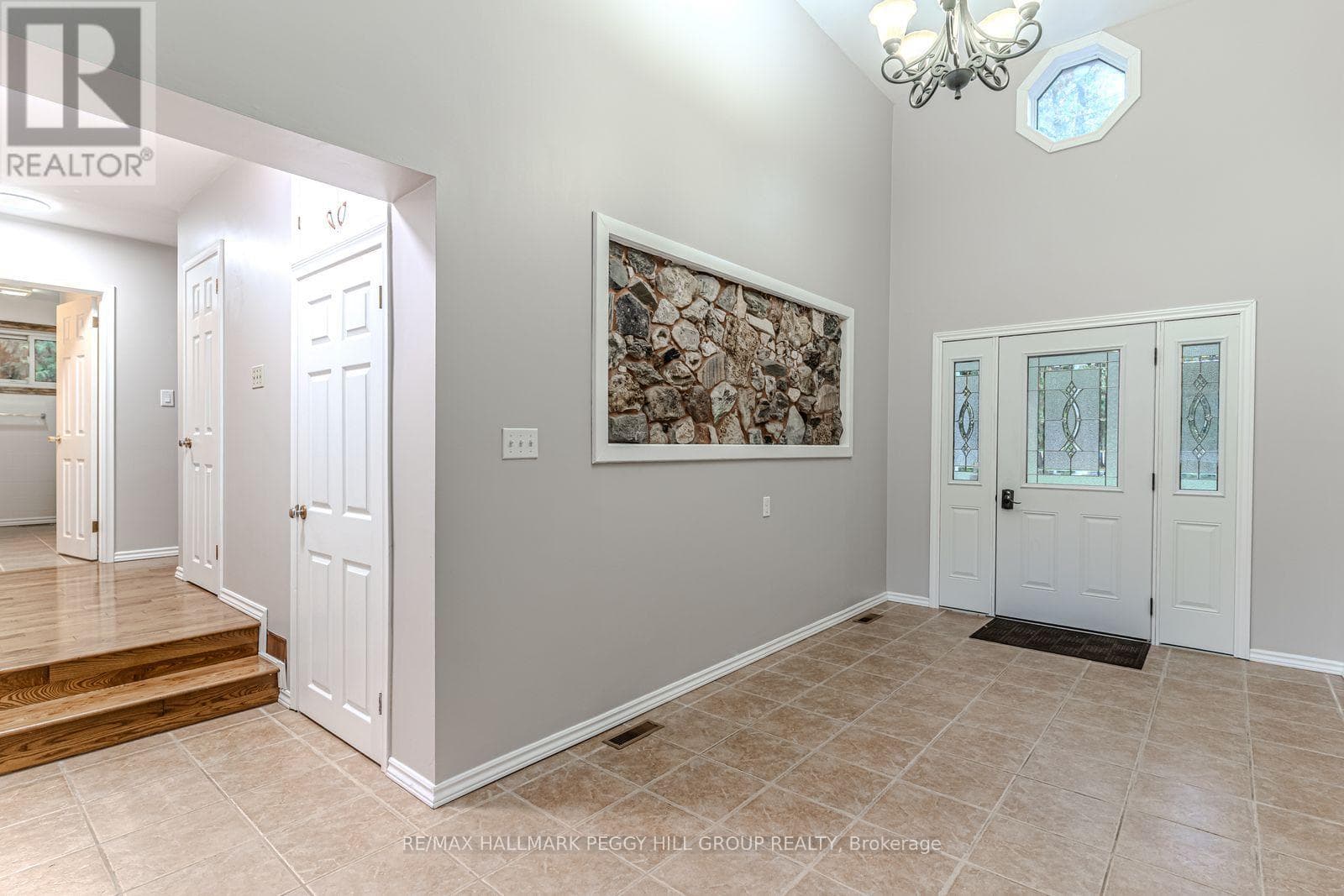 537 HURONIA ROAD photo 3