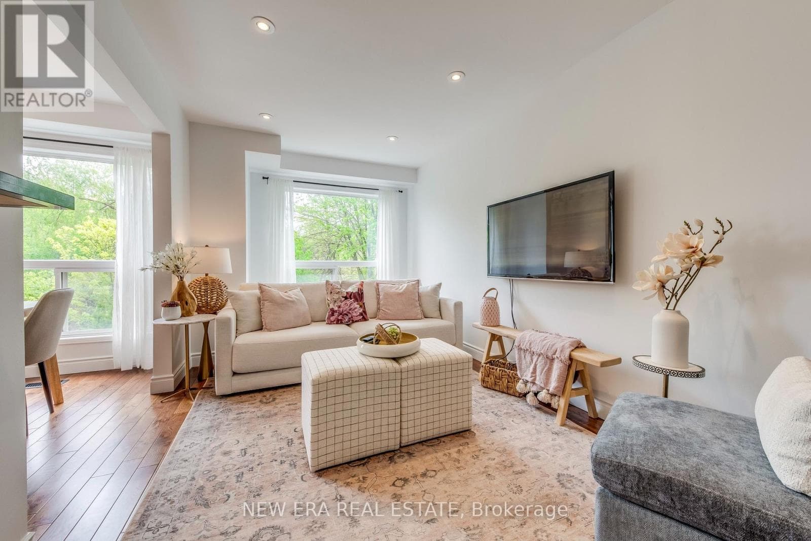 3 bed 3 bath single family at 43 - 7284 BELLSHIRE GATE — $899,900