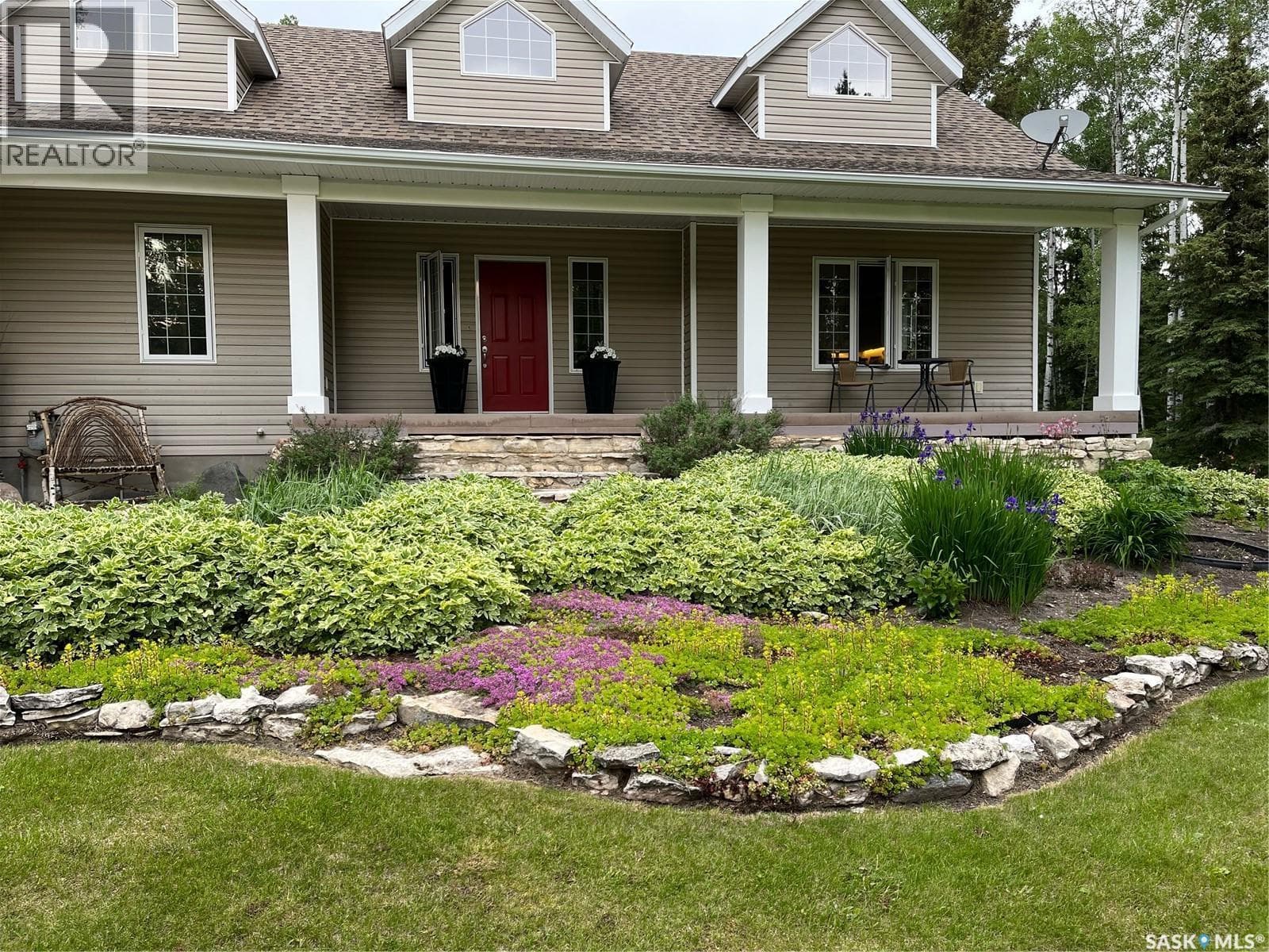 4.96 acres move in ready property — photo 3
