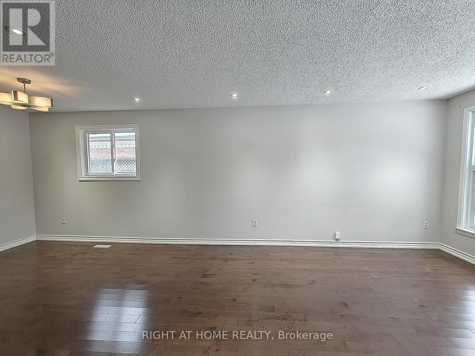 182 MCNICOLL AVENUE photo 5
