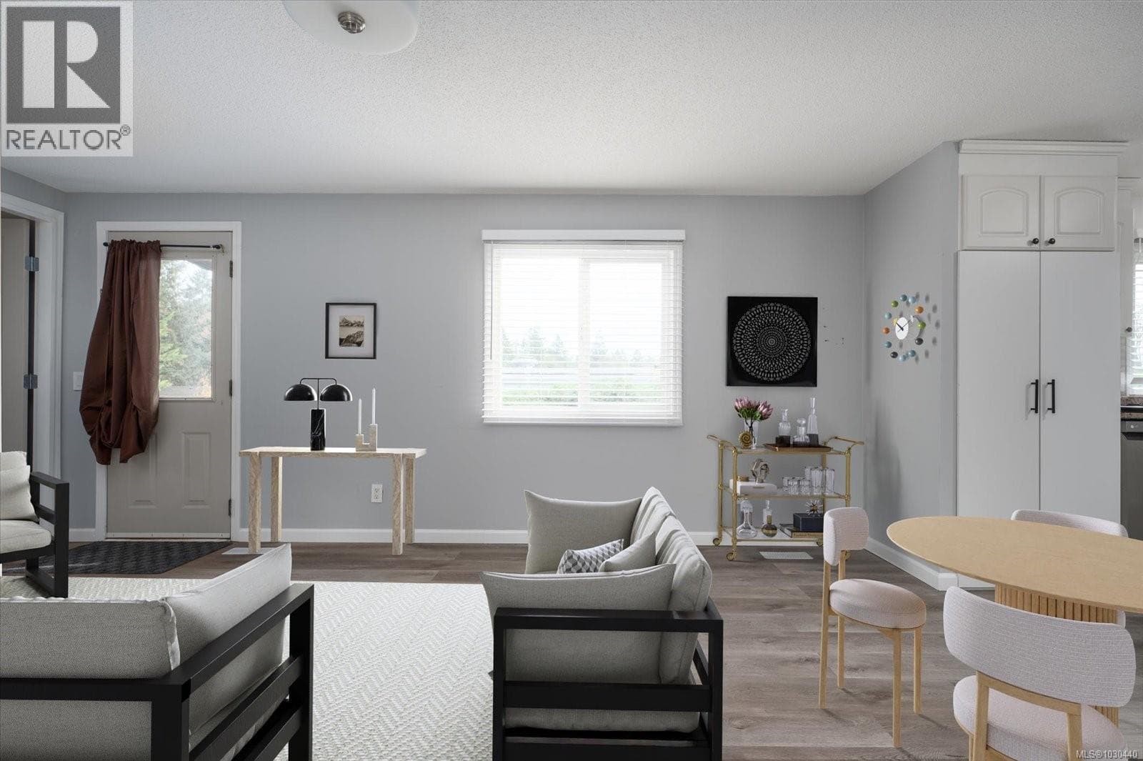47 971 Douglas Ave photo 2