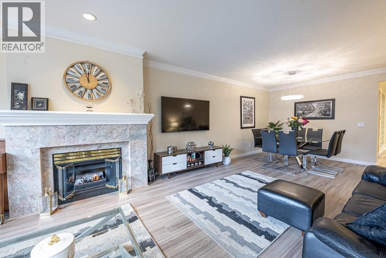 206 3151 WOODBINE DRIVE photo 2