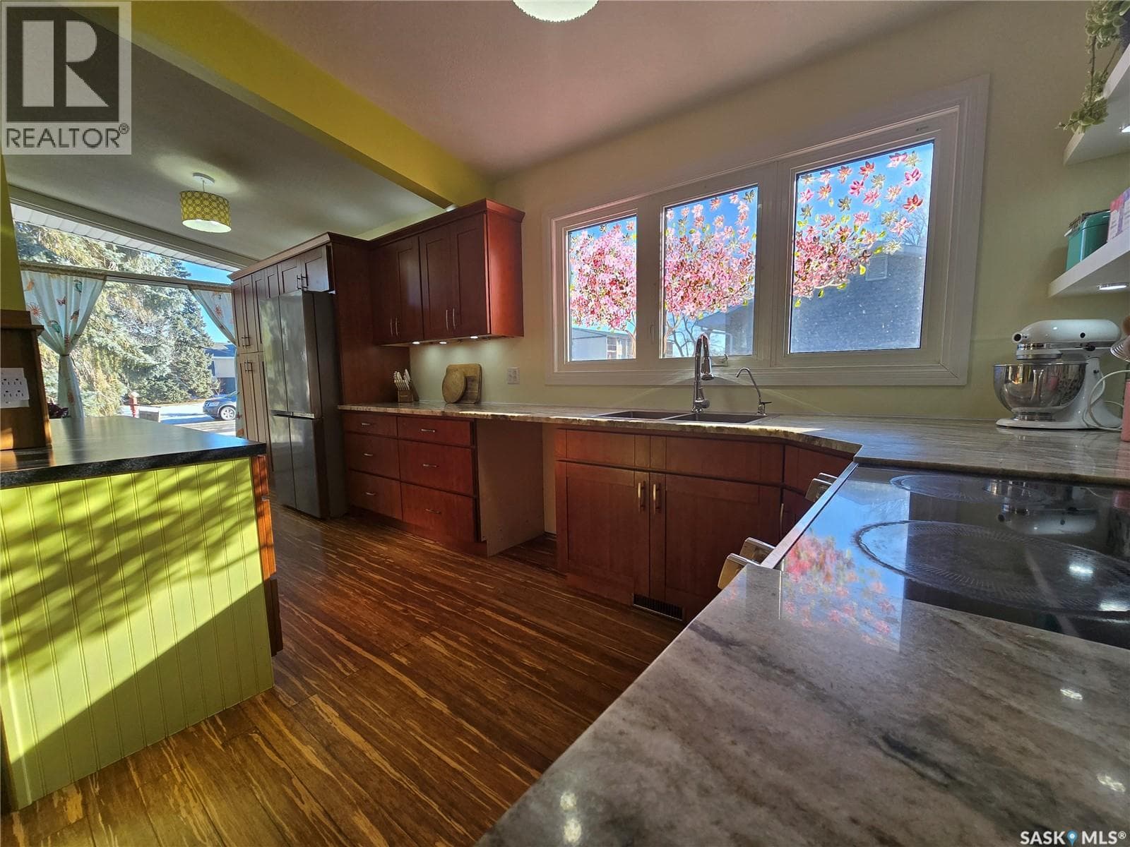 531 Scott STREET — photo 4